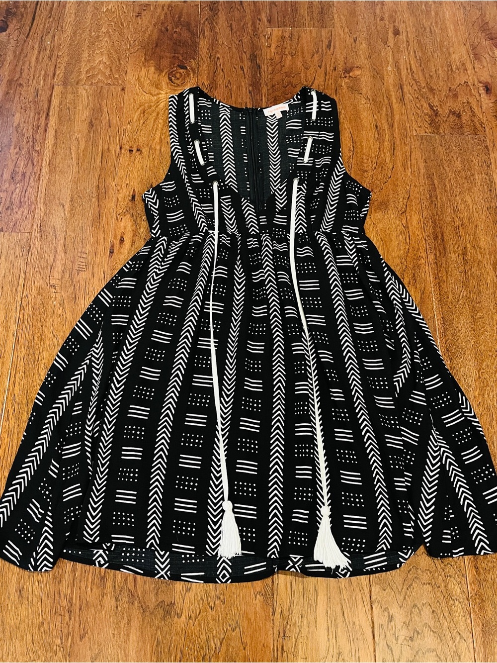 Retro Boho Style Black & White Patterned Sundress Size M